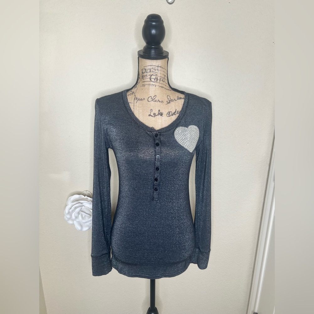 NTM: Victoria’s Secret PINK Vintage Metallic Black Henley with Heart Sz L